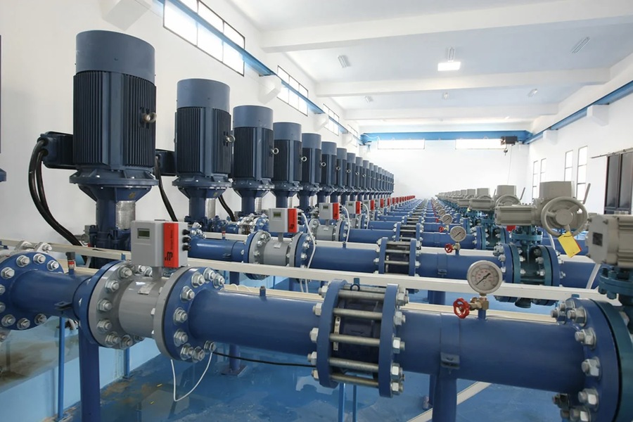 The Role of High-Pressure Water Machines in the UAE’s Marine and Shipping Industry